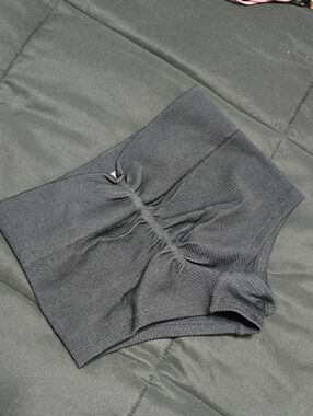 Black Seamless High-Waist Shaping Shorts
